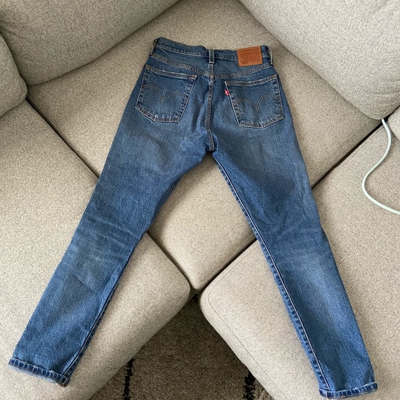 High waisted Levi’s 105 skinny denim - Picture 3 of 7